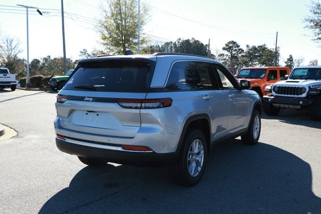 2025 Jeep Grand Cherokee GRAND CHEROKEE LAREDO X 4X4