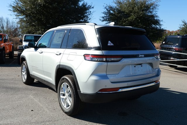 2025 Jeep Grand Cherokee GRAND CHEROKEE LAREDO X 4X4
