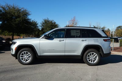 2025 Jeep Grand Cherokee GRAND CHEROKEE LAREDO X 4X4