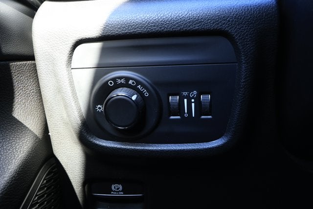 2023 Jeep Grand Cherokee L Laredo 4x2