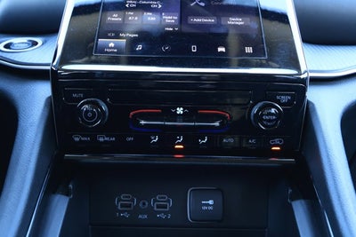 2023 Jeep Grand Cherokee L Laredo 4x2