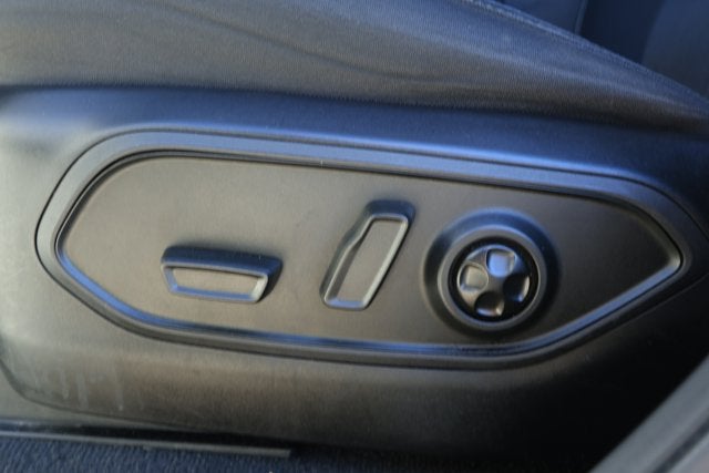 2023 Jeep Grand Cherokee L Laredo 4x2