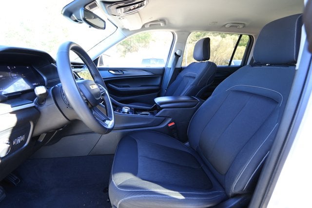 2023 Jeep Grand Cherokee L Laredo 4x2