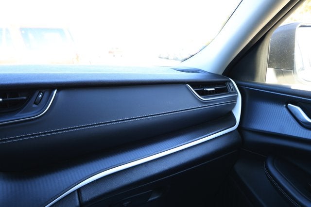 2023 Jeep Grand Cherokee L Laredo 4x2