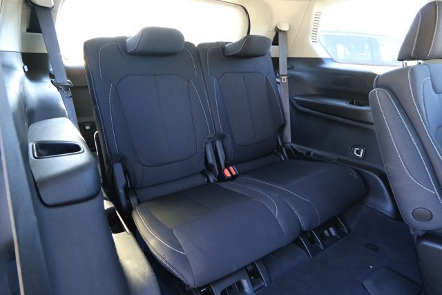 2023 Jeep Grand Cherokee L Laredo 4x2