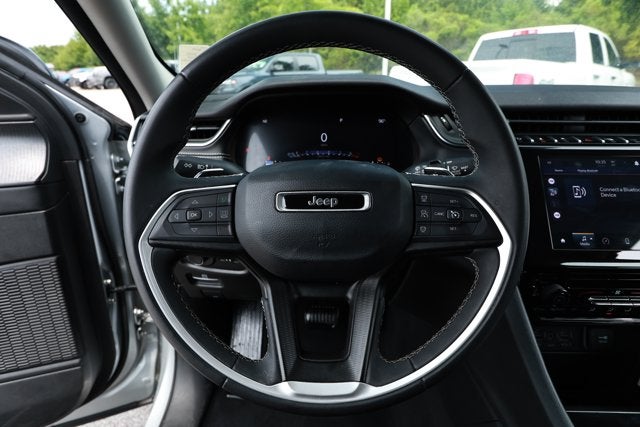 2023 Jeep Grand Cherokee L Laredo 4x2