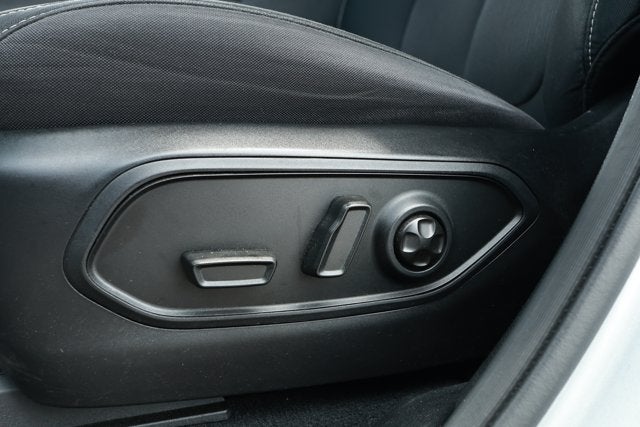 2023 Jeep Grand Cherokee L Laredo 4x2