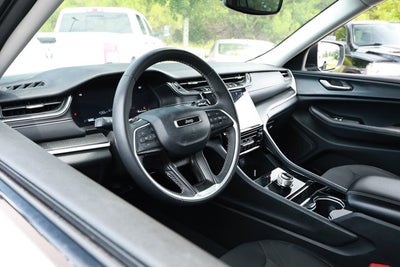 2023 Jeep Grand Cherokee L Laredo 4x2