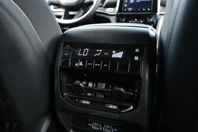 2023 Jeep Grand Cherokee L Laredo 4x2