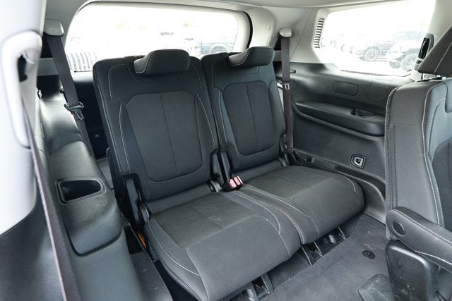 2023 Jeep Grand Cherokee L Laredo 4x2
