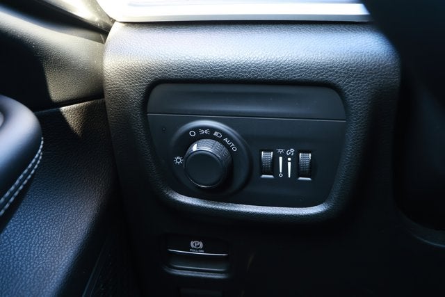 2023 Jeep Grand Cherokee L Laredo 4x2