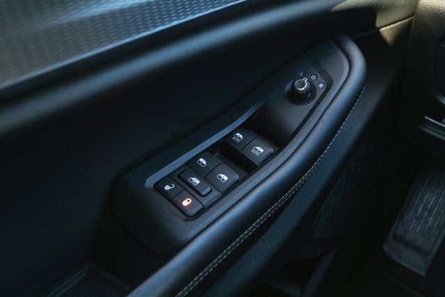 2023 Jeep Grand Cherokee L Laredo 4x2