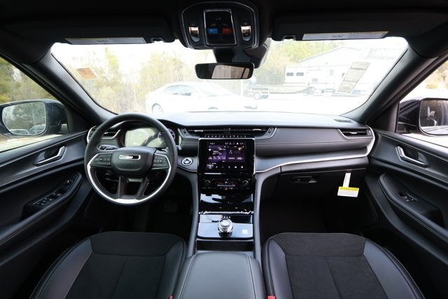 2025 Jeep Grand Cherokee GRAND CHEROKEE L ALTITUDE 4X2