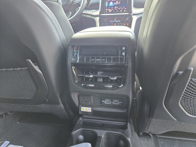 2025 Jeep Grand Cherokee GRAND CHEROKEE L ALTITUDE 4X2