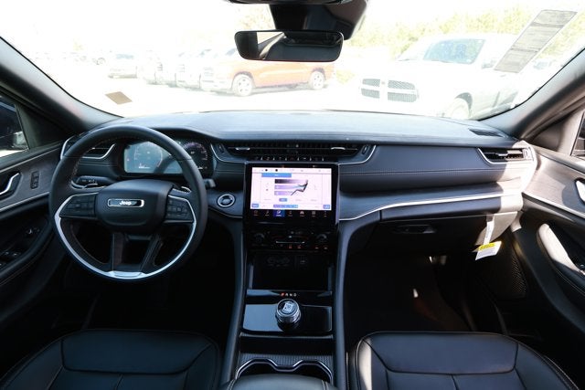 2025 Jeep Grand Cherokee GRAND CHEROKEE L LIMITED 4X2