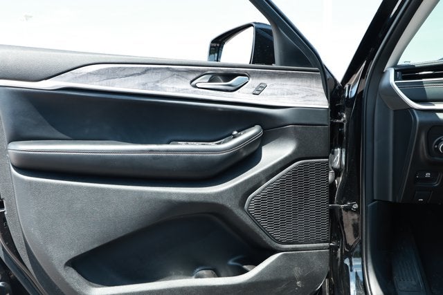2023 Jeep Grand Cherokee L Limited 4x2