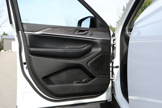 2023 Jeep Grand Cherokee L Limited 4x2