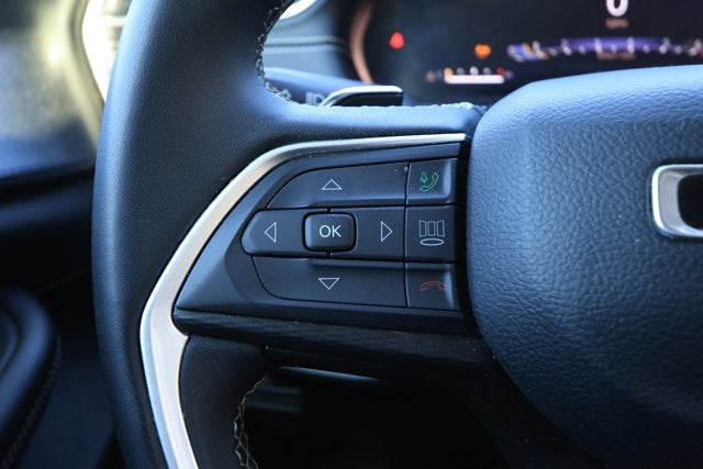 2023 Jeep Grand Cherokee L Laredo 4x4