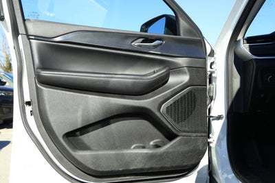 2023 Jeep Grand Cherokee L Laredo 4x4