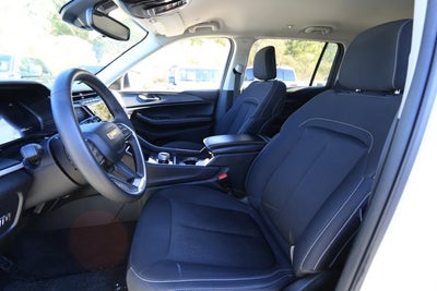 2023 Jeep Grand Cherokee L Laredo 4x4