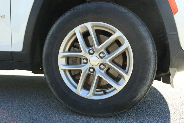 2023 Jeep Grand Cherokee L Laredo 4x4