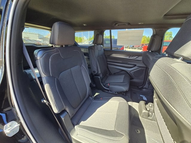 2025 Jeep Grand Cherokee GRAND CHEROKEE L LAREDO X 4X4