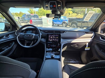 2025 Jeep Grand Cherokee GRAND CHEROKEE L LAREDO X 4X4