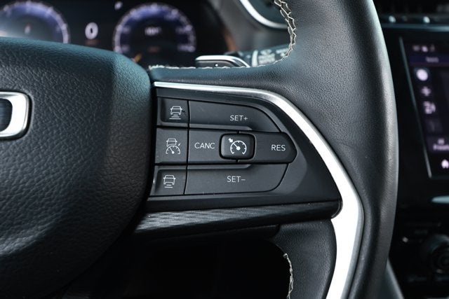 2023 Jeep Grand Cherokee L Laredo 4x4