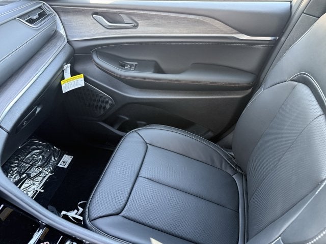 2025 Jeep Grand Cherokee GRAND CHEROKEE L OVERLAND 4X4