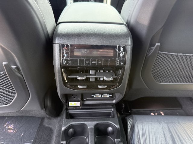 2025 Jeep Grand Cherokee GRAND CHEROKEE L OVERLAND 4X4