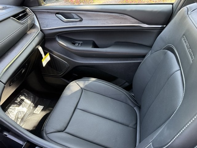 2025 Jeep Grand Cherokee GRAND CHEROKEE L OVERLAND 4X4