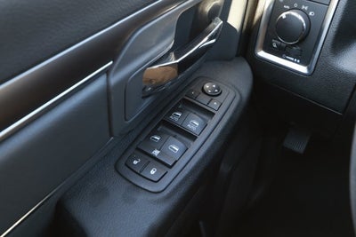 2024 RAM 1500 Classic SLT Quad Cab 4x2 6'4' Box