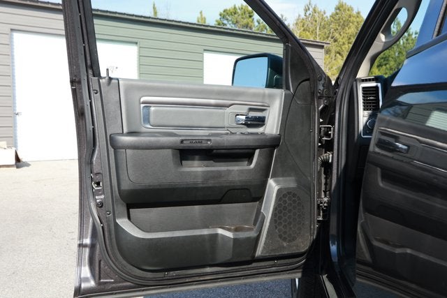 2024 RAM 1500 Classic SLT Quad Cab 4x2 6'4' Box