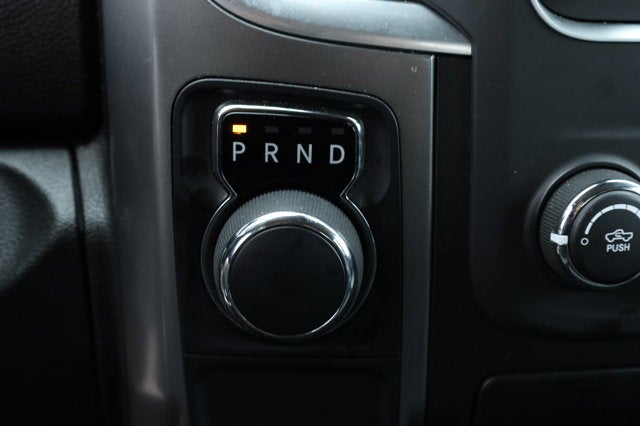 2024 RAM 1500 Classic SLT Quad Cab 4x2 6'4' Box