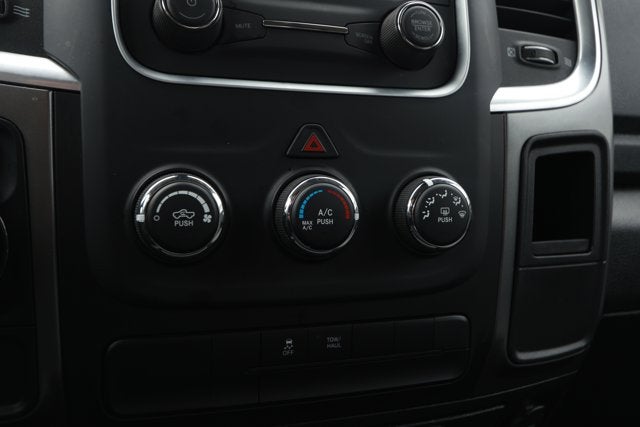 2024 RAM 1500 Classic SLT Quad Cab 4x2 6'4' Box