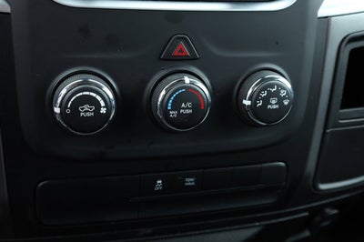 2024 RAM 1500 Classic SLT Quad Cab 4x2 6'4' Box