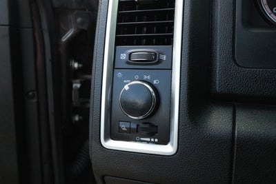 2024 RAM 1500 Classic SLT Quad Cab 4x2 6'4' Box