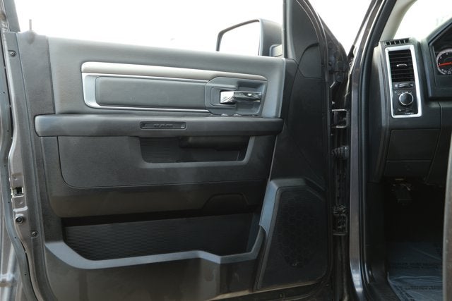 2024 RAM 1500 Classic SLT Quad Cab 4x2 6'4' Box