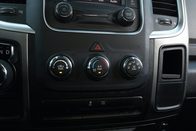 2024 RAM 1500 Classic SLT Quad Cab 4x2 6'4' Box