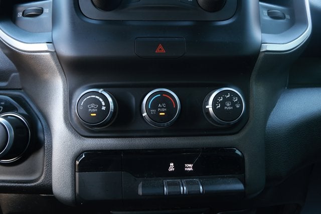 2021 RAM 1500 Big Horn Quad Cab 4x2 6'4' Box