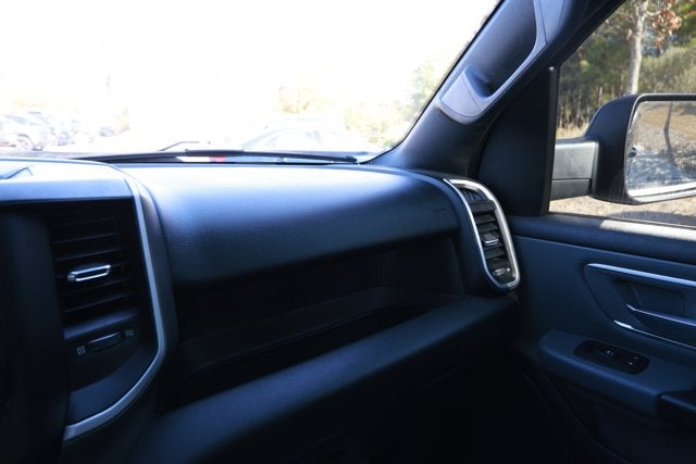 2021 RAM 1500 Big Horn Quad Cab 4x2 6'4' Box