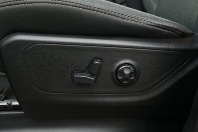 2020 RAM 1500 Big Horn Quad Cab 4x2 6'4' Box