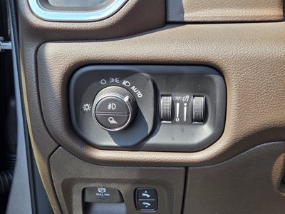 2026 RAM Ram 1500 RAM 1500 LARAMIE CREW CAB 4X2 5'7' BOX