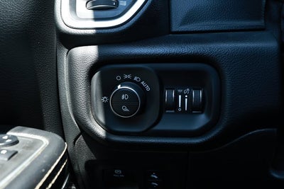 2021 RAM 1500 Laramie Crew Cab 4x2 5'7' Box