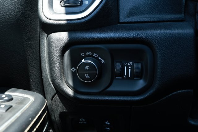 2021 RAM 1500 Laramie Crew Cab 4x2 5'7' Box
