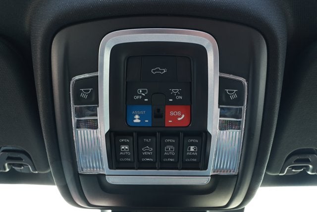 2021 RAM 1500 Laramie Crew Cab 4x2 5'7' Box