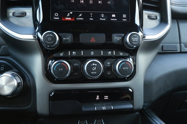 2024 RAM 1500 Laramie Crew Cab 4x2 5'7' Box