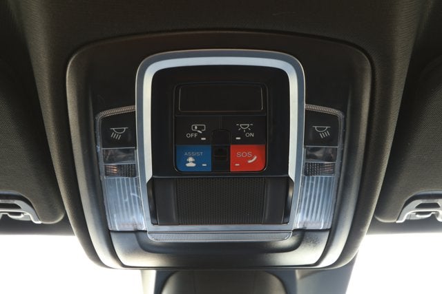 2024 RAM 1500 Laramie Crew Cab 4x2 5'7' Box