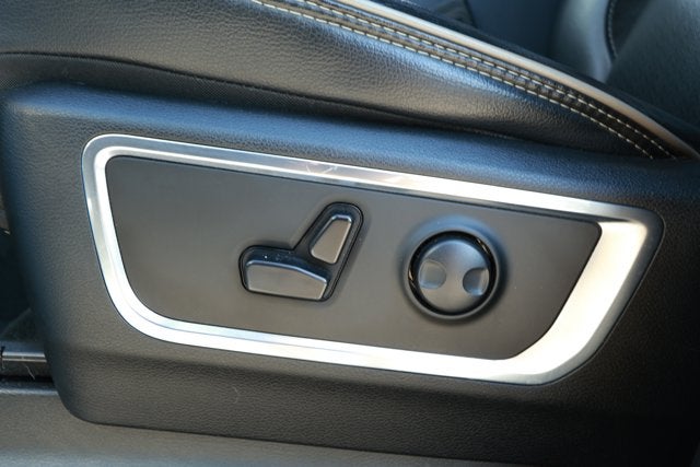 2024 RAM 1500 Laramie Crew Cab 4x2 5'7' Box