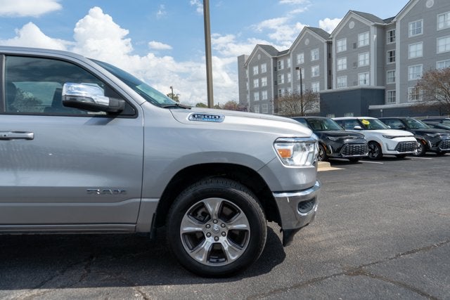 2024 RAM 1500 Laramie Crew Cab 4x2 5'7' Box